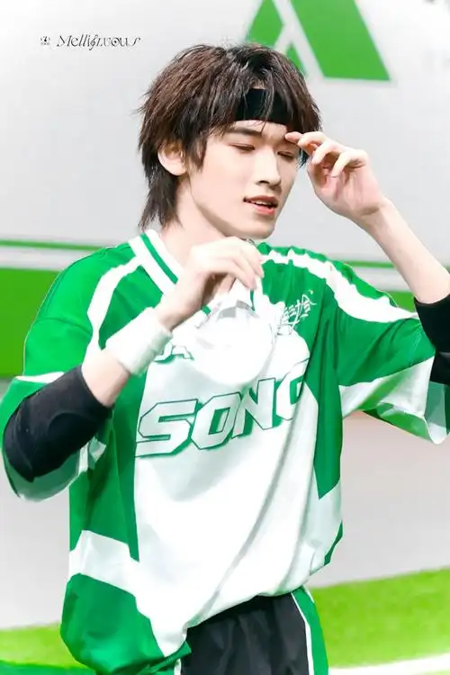 宋亚轩超话  20240705 tf家族夏日运动会 in 澳门  射箭要帅气还是