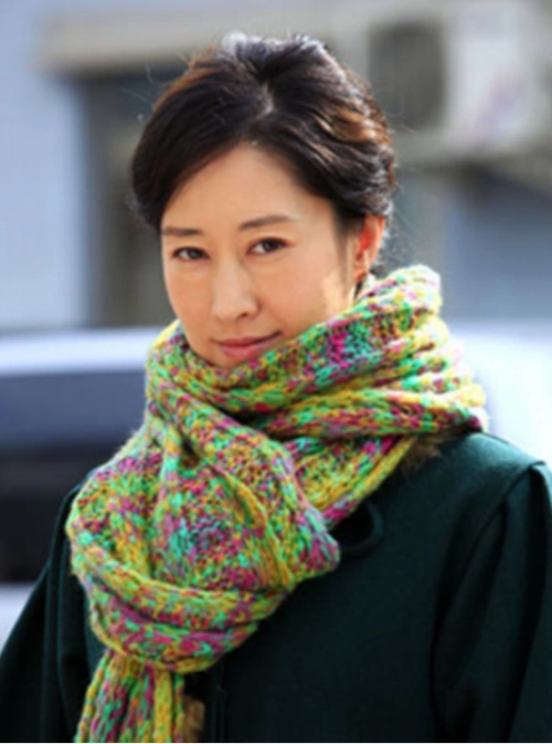 黄亦玫脱离现实?看了小巩俐刘敏涛才懂,真实世界比电视剧更残酷