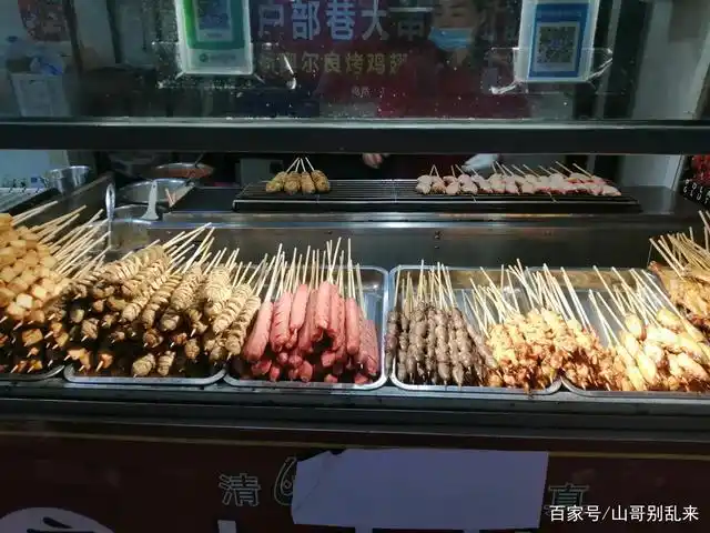 商丘市步行街摆摊生意如何?续