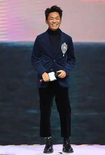 盘点娱乐圈5位矮个子明星曾志伟1米6他不到1米5