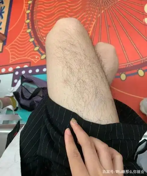 "女生腿毛多是一种什么样的体验?神回复太生动形象了哈哈哈!