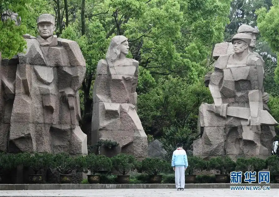 以法律的名义捍卫英烈荣光聚焦英雄烈士保护法诞生