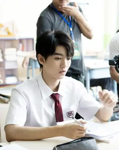 王俊凯×客串网剧《我是班主任》