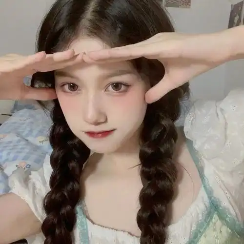 微信2021简略美观的气质女生头像图片