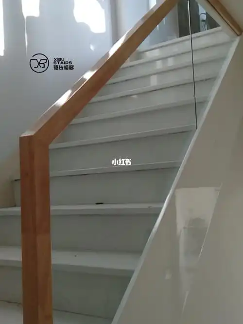 别墅楼梯栏杆玻璃扶手日式跃层豪宅实木家居