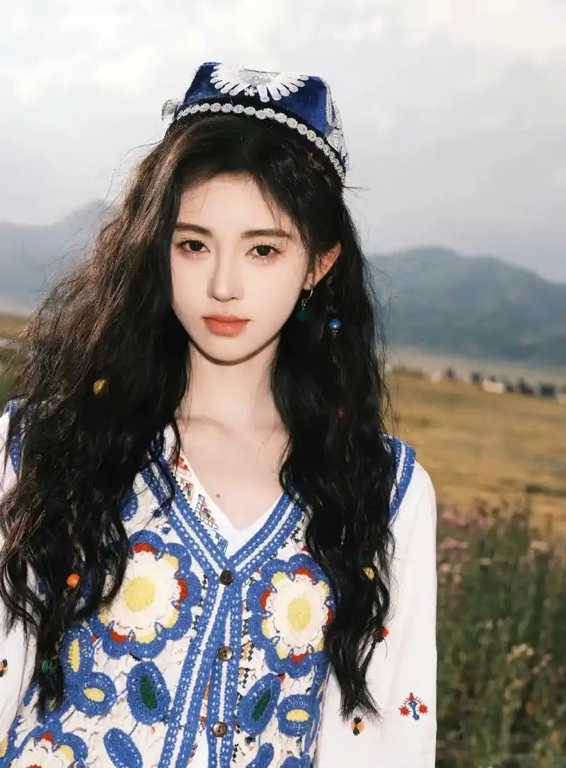 鞠婧祎夏日明信片十四宫格 #只有照片能记录这份珍贵  民族 - 抖音