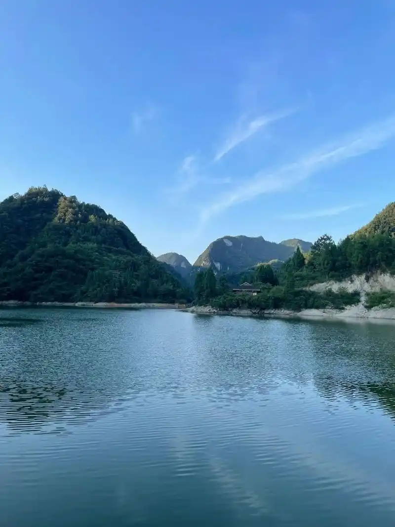 摩尼镇附近的安吉屯水库 风景很好 有点桂林山水的感觉了