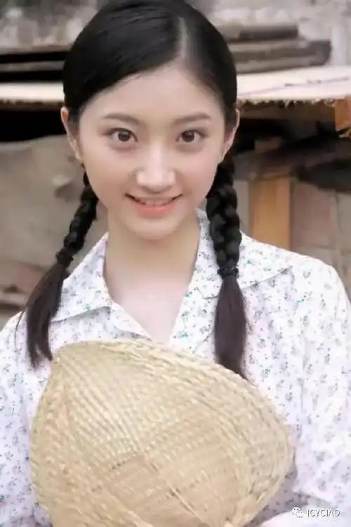 早期的景甜是人间水蜜桃吧#考古景甜早期的照片,感觉每一张都甜出水