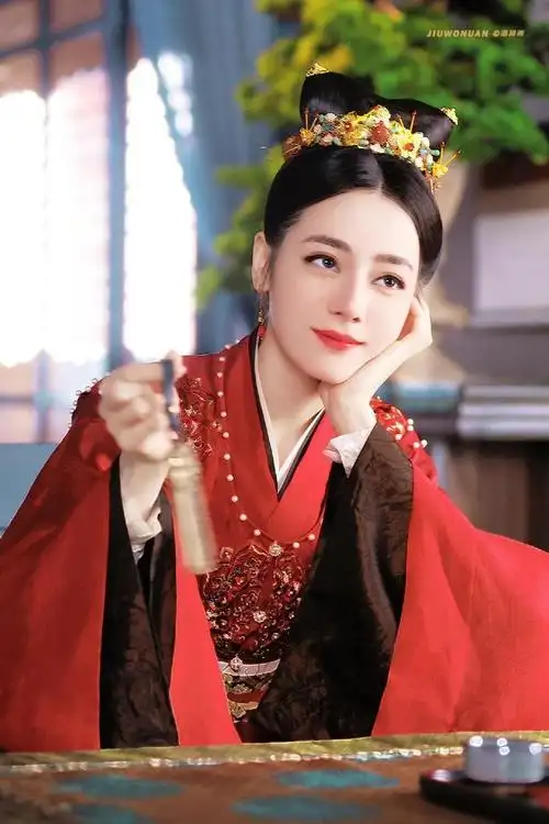 好美好灵动的红衣猫猫耳任安乐! 迪丽热巴任安乐