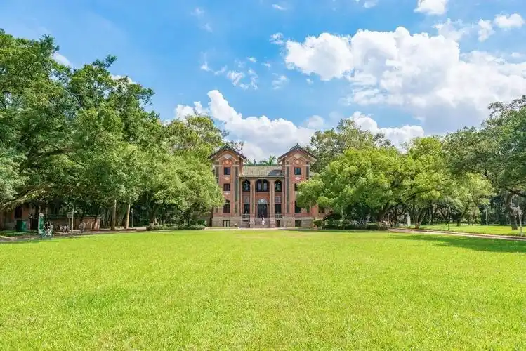 想去广东上大学这所百年名校你可千万别错过附各省录取分