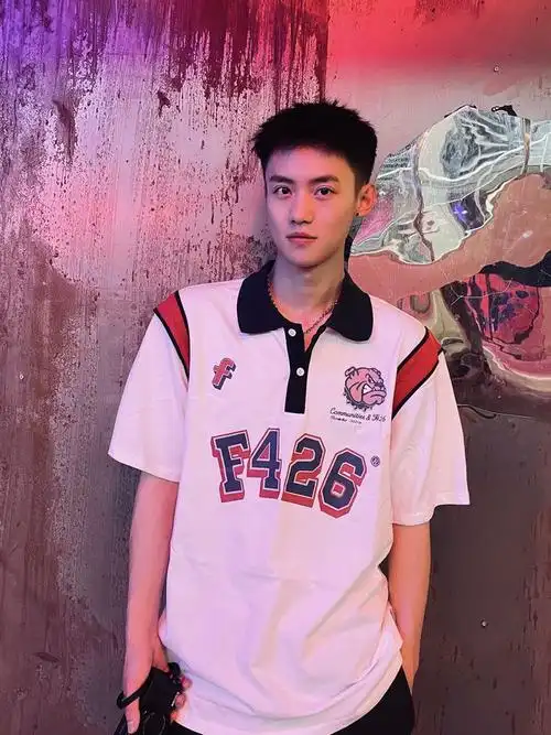 这枚又纯又欲的白袜鲜肉少年有点帅_网易订阅