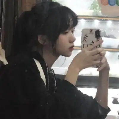 高清穿黑色衣服的女生头像图片