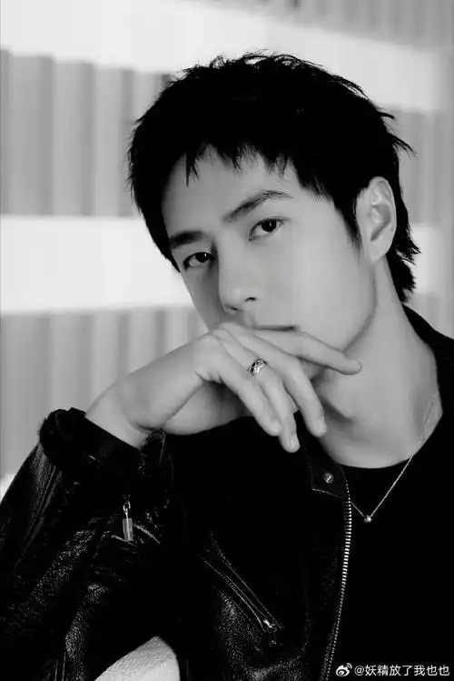 品牌形象大使#王一博骨子里能撒发出一种沁人心脾的香气,不用鼻子闻