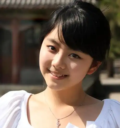 "国民初恋"谭松韵,出道15年无绯闻,却在事业上升期突发变故