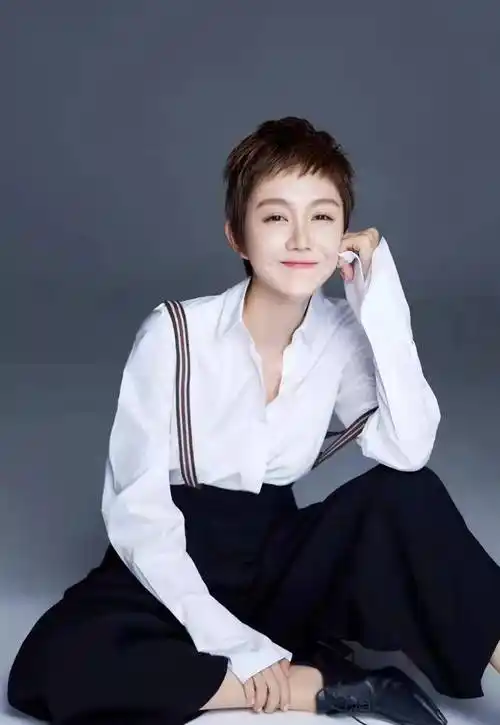 一位被小品耽误的演技派女神,姜妍能否走出尴尬,未来要看三点_宋丹丹