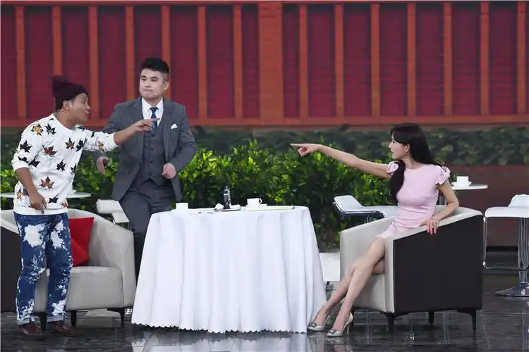 宋小宝林志玲北京台春晚上演爆笑黑白配