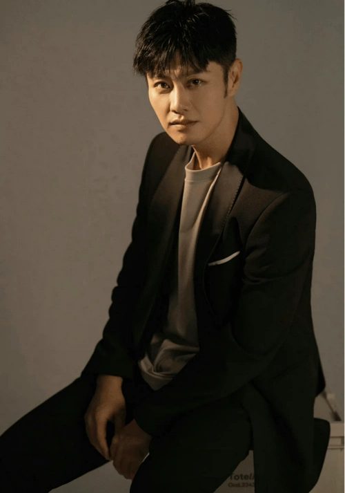 大叔爆改日系花美男?_赵荀_特种兵_角色