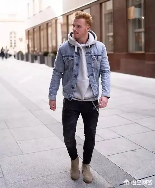 牛仔夹克配什么裤子,牛仔外套能不能搭配牛仔裤?