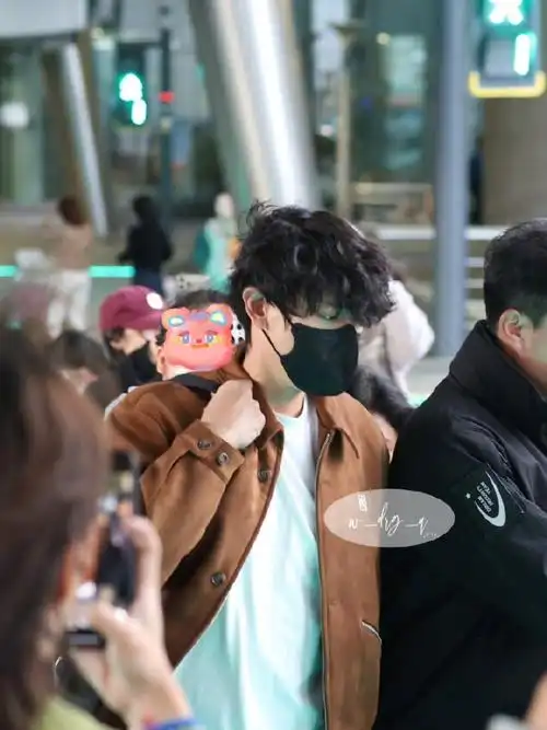 朴灿烈唯一官方门面#【w_drg_q】231106推特更新仁川国际机场到达高清