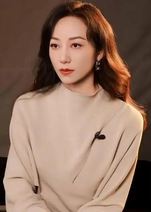 出道24年后,如今再看41岁韩雪的现状,才明白她究竟有多厉害!