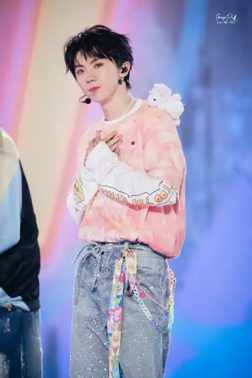 宝宝你是一块草莓牛奶小蛋糕91    @时代少年团队长-马嘉祺