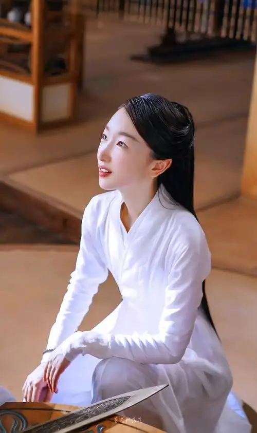 周冬雨# 千古玦尘 | 上古 剧照 | 修图 cr@苍狗照落花