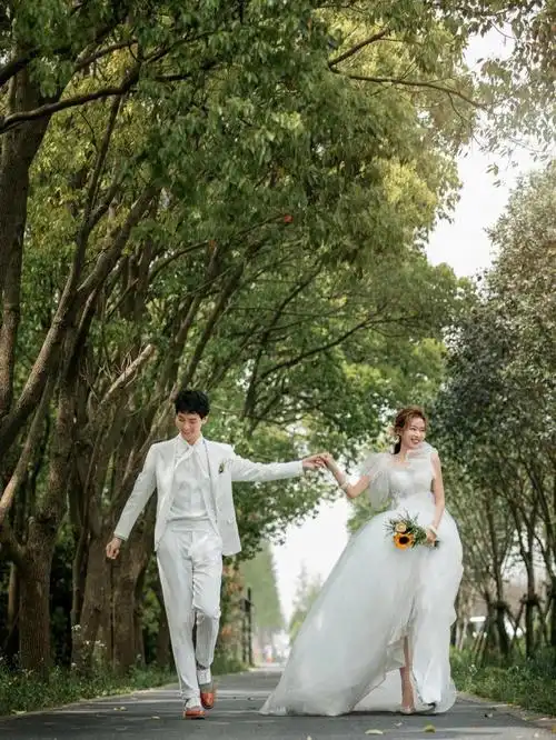 最美的季节遇见最美的婚纱照森系婚纱照