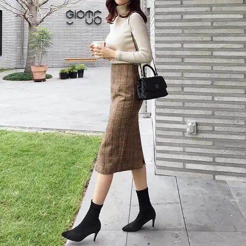 毛呢半身裙秋冬中长款女秋2020配毛衣的一步裙格子包臀裙高腰裙子
