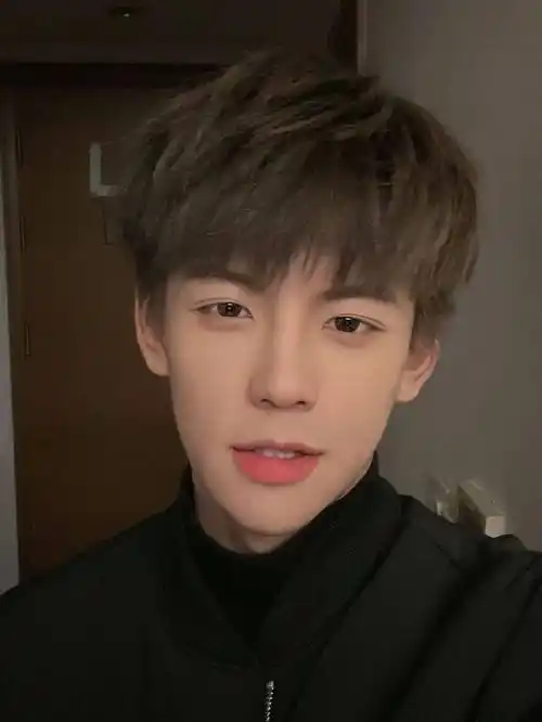 学姐都喜欢的9款小奶狗碎盖发型