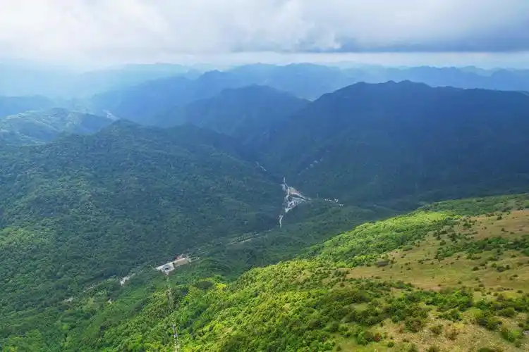 实拍陕西汉中紫柏山,和华山齐名,张良曾隐居于此,风景美如仙境