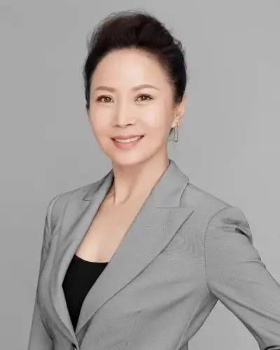 赵越不老戏骨优雅绽放