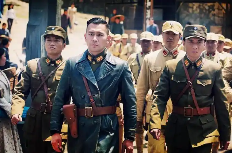 已在《神枪》《夺宝传奇》《狼烟北平》等多部电视剧中饰演男主角,他