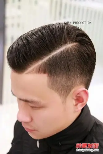 男生偏分发型图片 宽脸男生最好看的偏分短发发型(5)