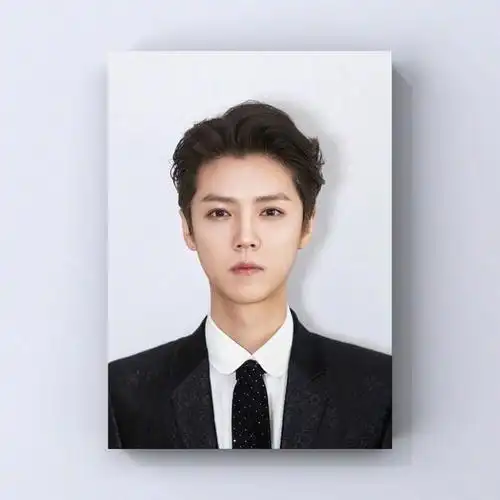 鹿晗这些年的证件照式照片分享 帅气迷人的鹿哥是永远的神