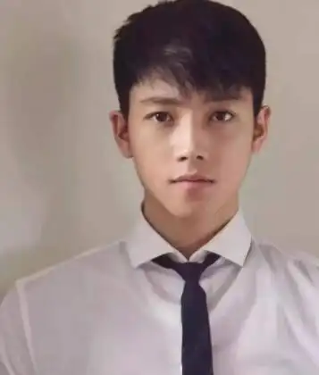 男生碎发刘海怎么剪好看 五款男生碎发刘海来示范