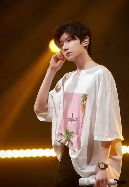 一档综艺显示他走上了另一条星途_王俊凯_音乐_互动