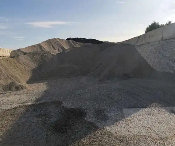 水稳的组成采用水泥,粉煤灰,稳定碎石,砂等筑路材料作为水泥稳定碎石