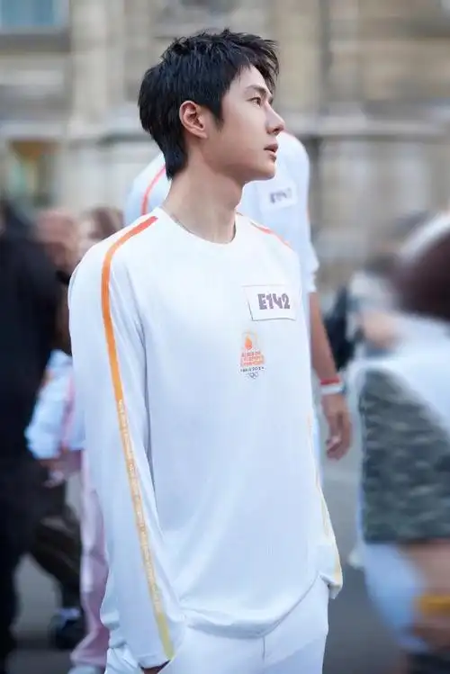 王一博##王一博行程##王一博担任巴黎奥运火炬手