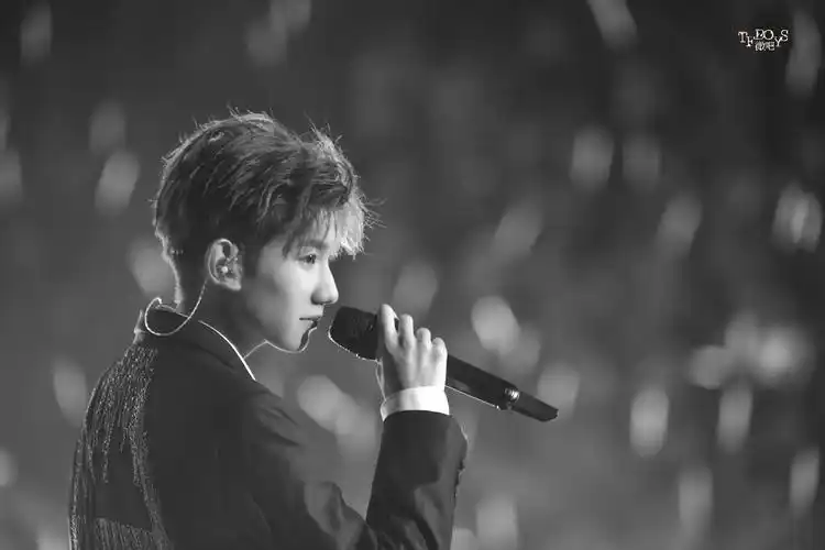 《环球人物》资深记者评价王源,称赞其了不起,言语间满是欣赏