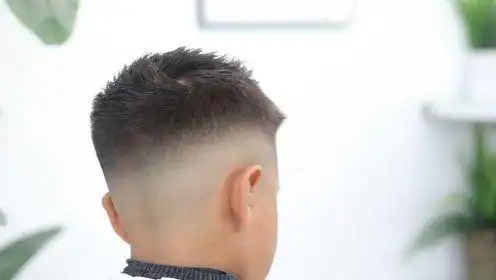 小男孩发型怎么剪?渐变小寸头很不错,真帅气