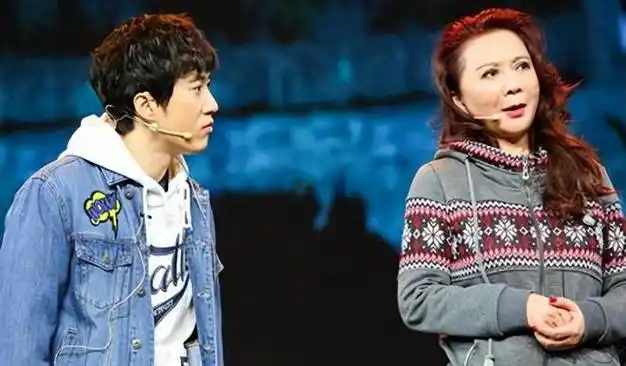 贺婉莹从未因为她丈夫的职位而感到不安,她深刻理解在常远的心中,家庭