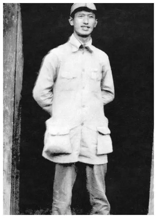 而徐向前也正好进来了,看到了周希汉.