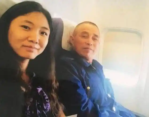 知恩还是绝情养父扛煤气罐养24年亲生父母登门女博士拒认亲