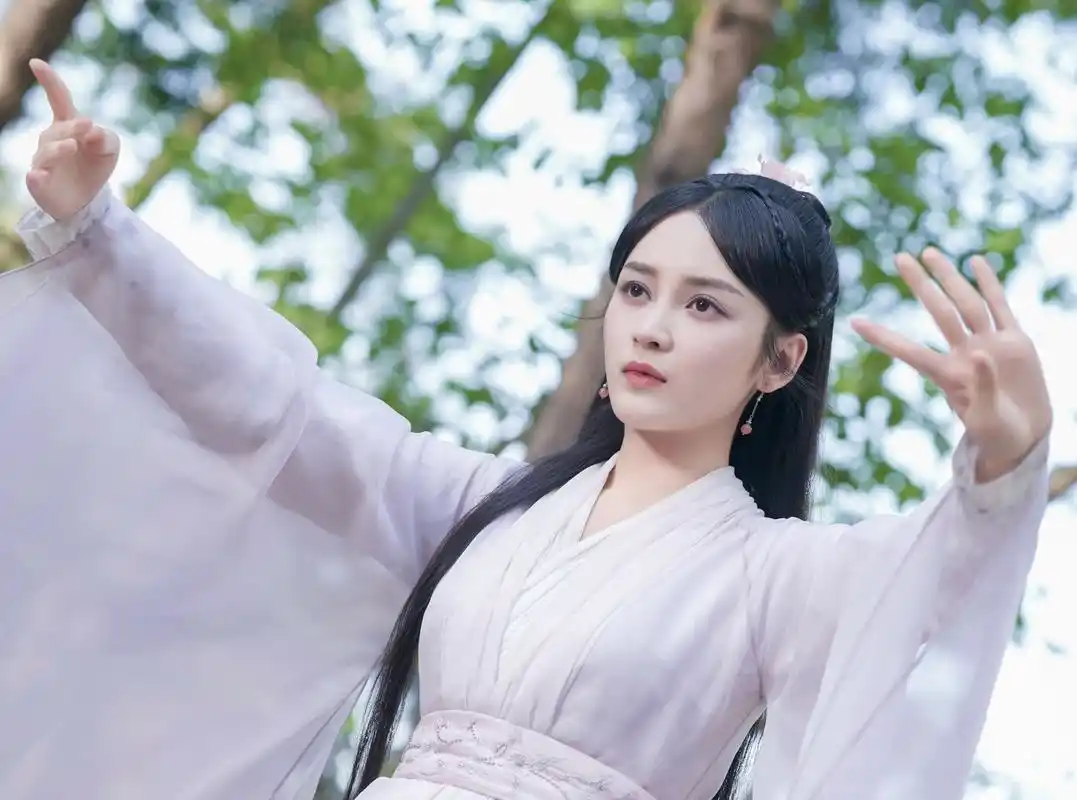 精美图集|清雅脱俗的古装美人王一菲