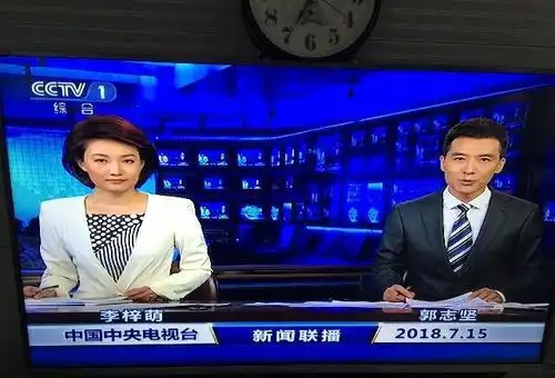 在新闻联播结束后,为什么都会播放主持人收拾稿子?涨知识了!