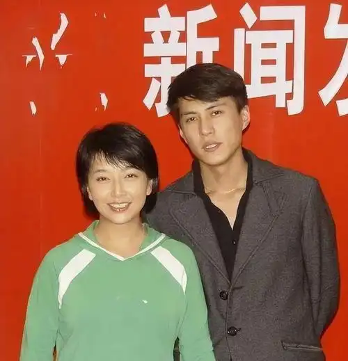 关于这件事,田小洁也稍微听说过一些.