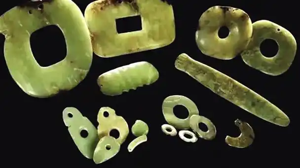 哈民遗址出土的玉器.