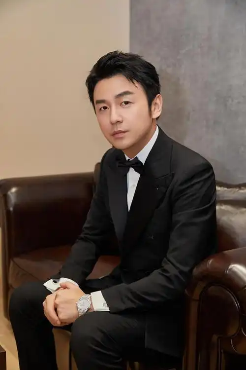 演员雷佳音老婆是吵架吵来的和岳母处得像姐弟