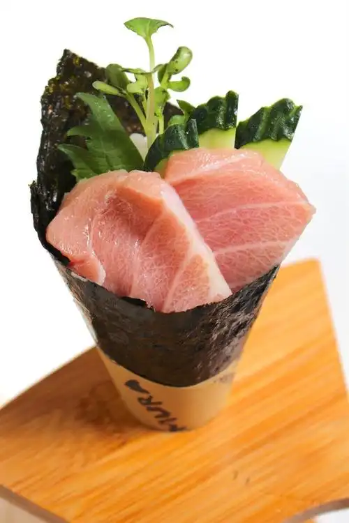 大吞拿鱼腩手卷 $ 55