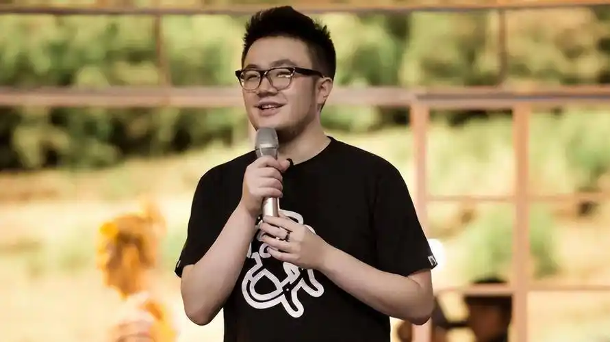 巴图:母亲是宋丹丹,英达是个失败的父亲,余生自己做个好爸爸_儿子